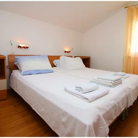 Apartments Ivan Perkov Tomas Bilo Primošten Buitenkant foto