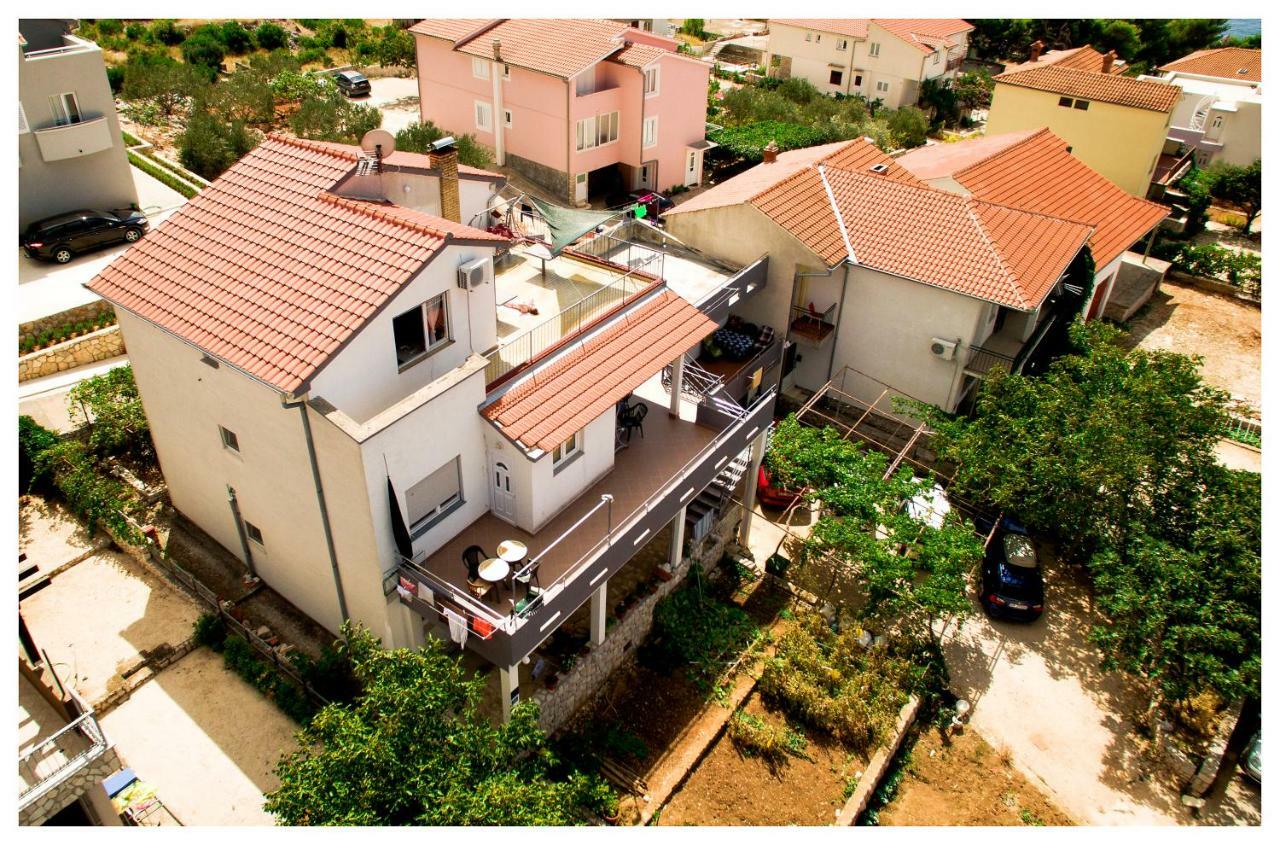 Ivan Perkov Tomas Bilo Apartment Primosten